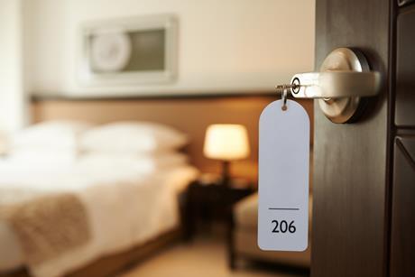 Hotel room_shutterstock_383952526_cred Dragon Images PW151119_