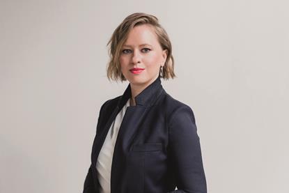 Ademchic-Karolina-5447-L-extended