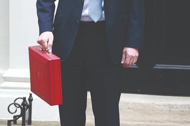 Jeremy Hunt Budget briefcase shutterstock_2275392711 Fred Duval